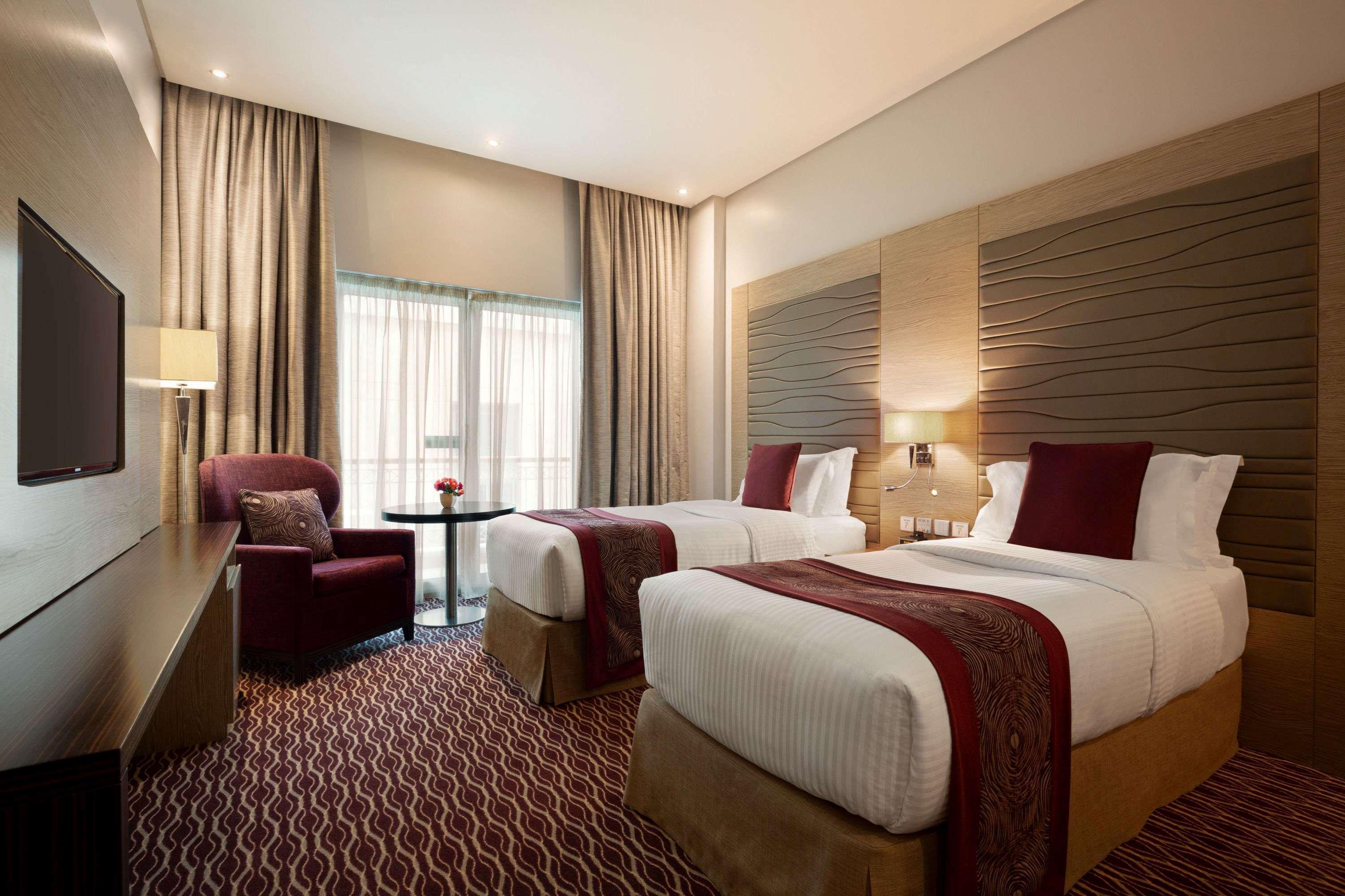 Ramada By Wyndham Manama City Centre Esterno foto