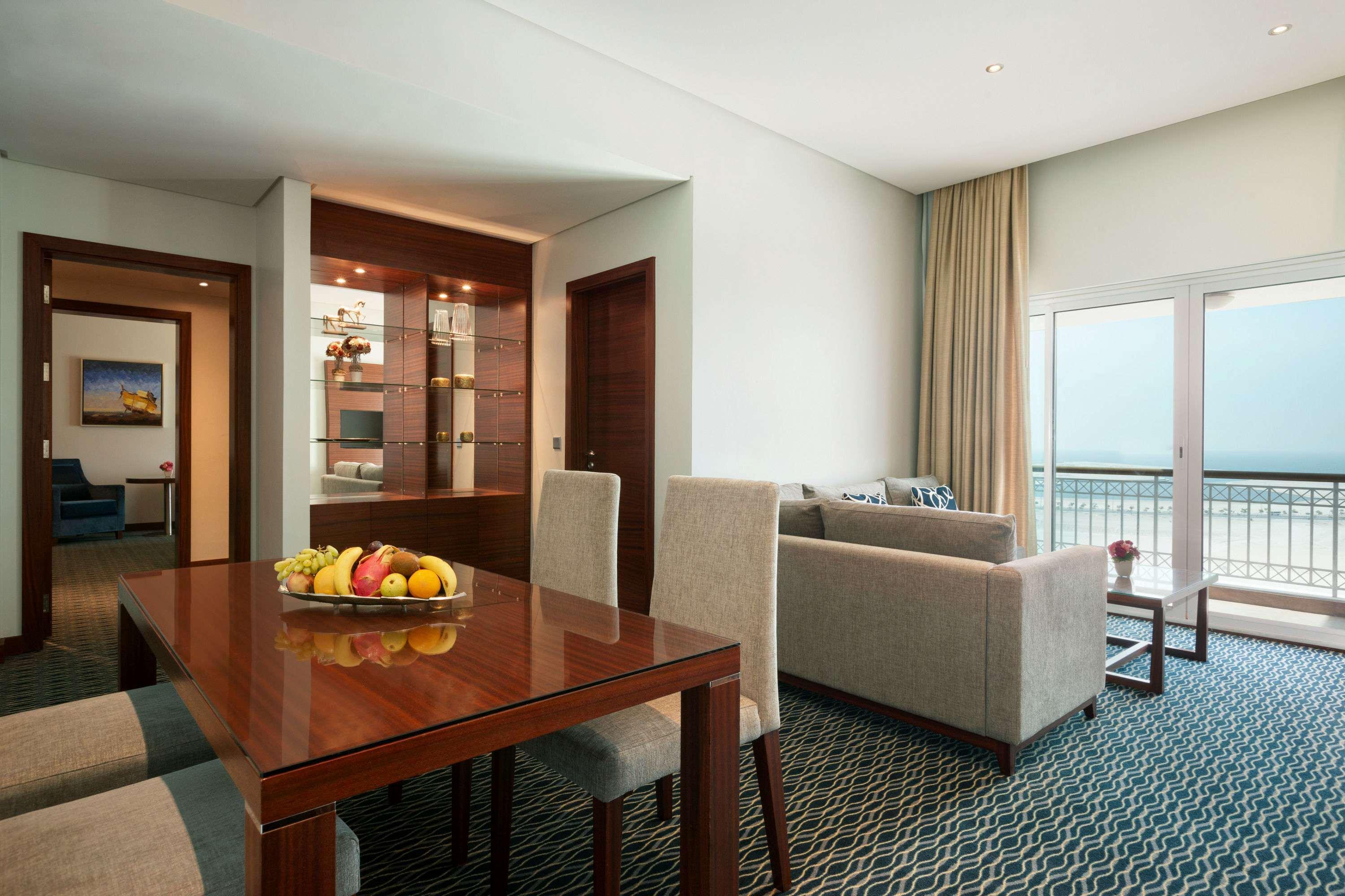 Ramada By Wyndham Manama City Centre Esterno foto
