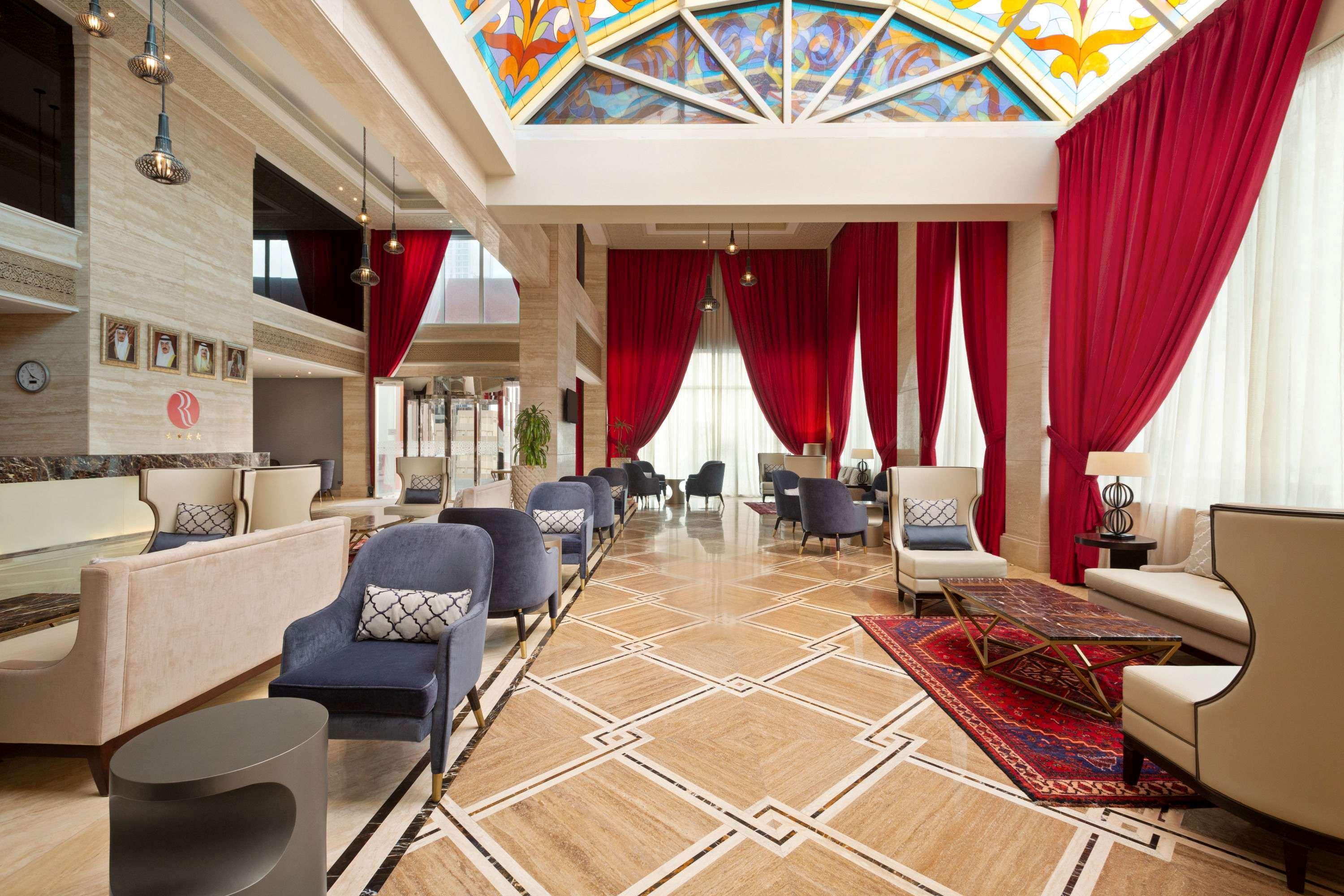 Ramada By Wyndham Manama City Centre Esterno foto