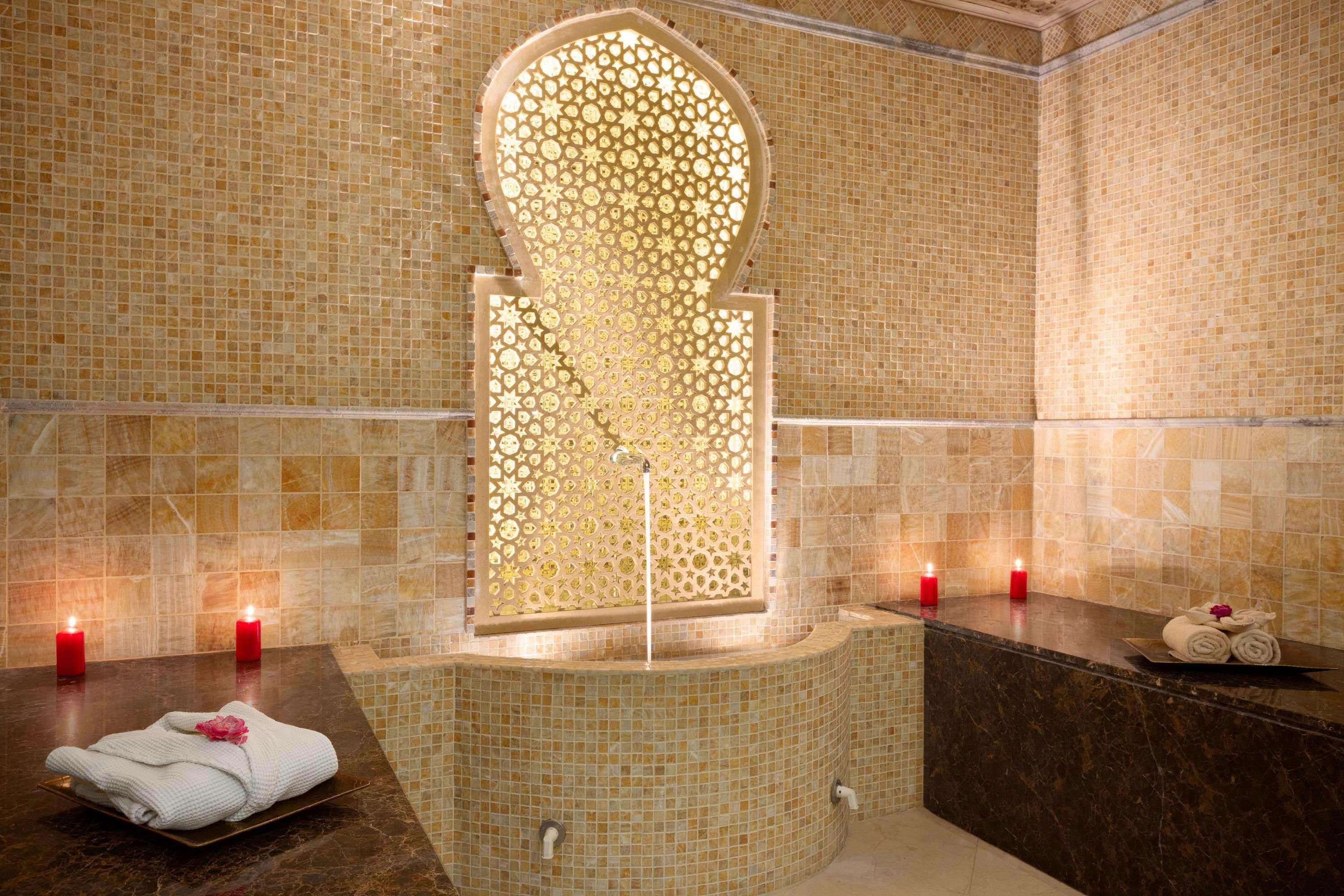 Ramada By Wyndham Manama City Centre Esterno foto