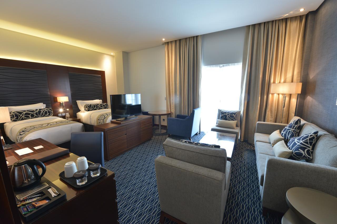 Ramada By Wyndham Manama City Centre Esterno foto